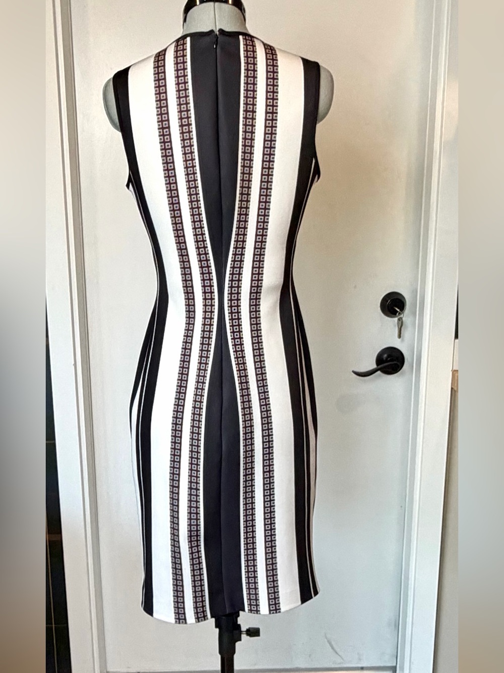 Clover Canyon Sleeveless Neoprene mixed pattern Midi Dress, blue/blk, S, GUC - Picture 5 of 12